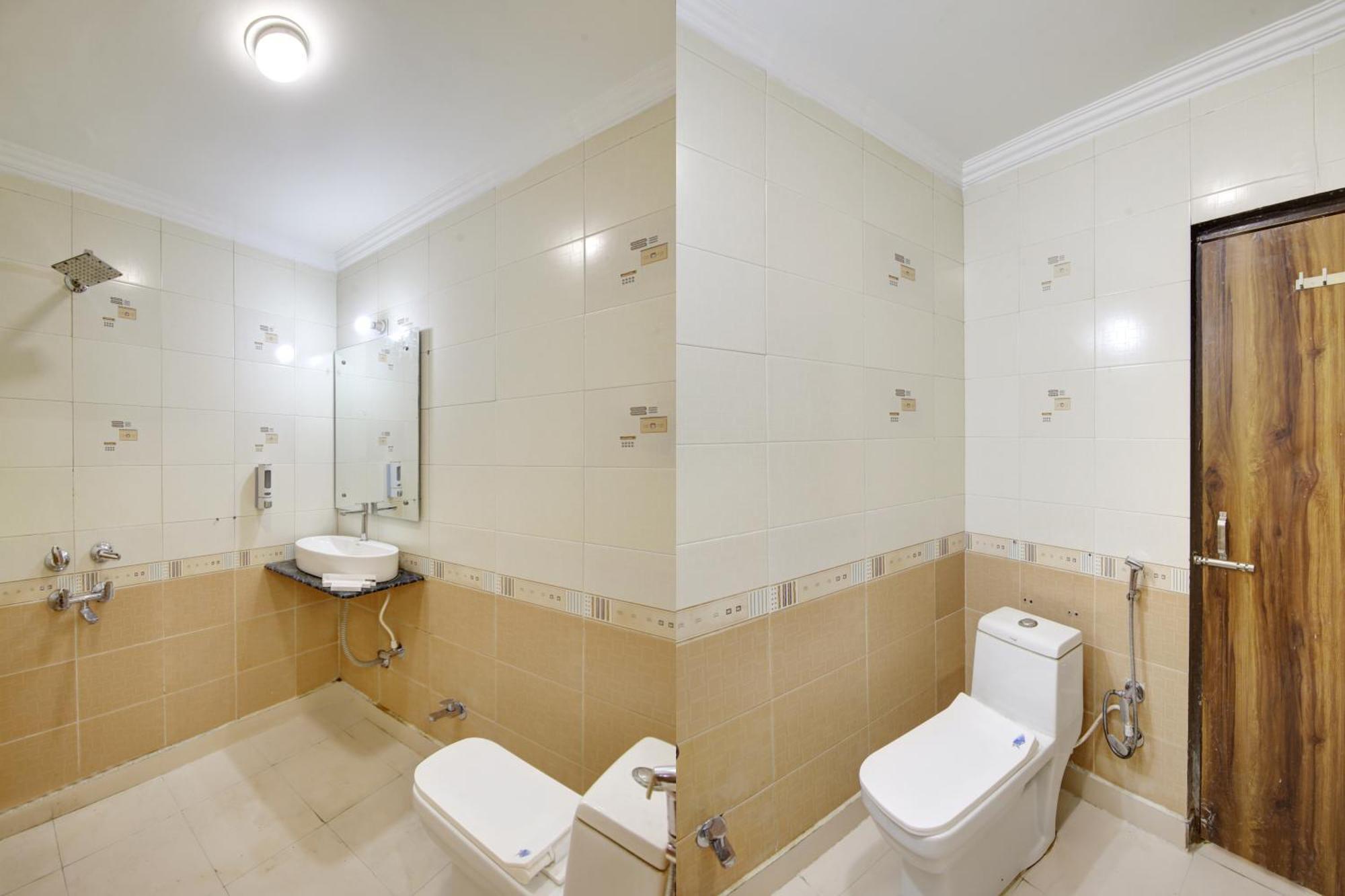 Hotel Star - Front Of Railway Station & 5 Minute From Connaught Place New Delhi