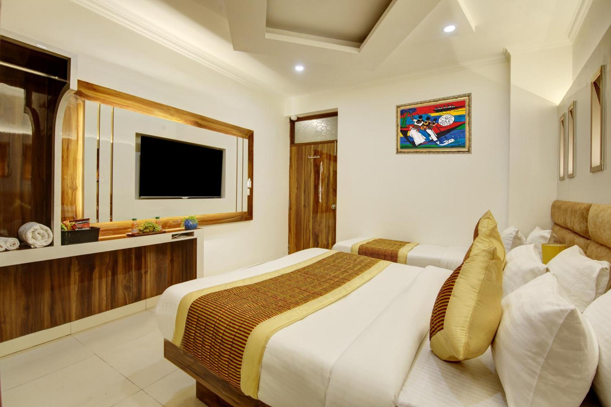 Star - Front Of Railway Station & 5 Minute From Connaught Place 4*