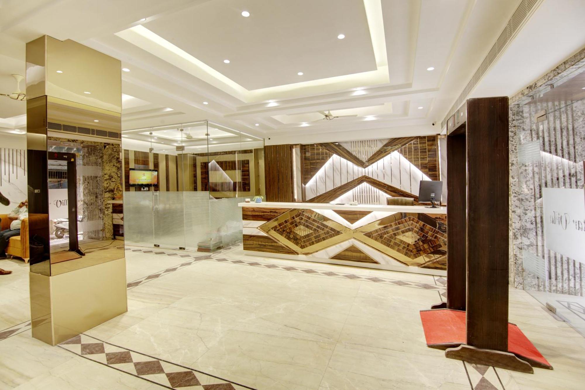 Star - Front Of Railway Station & 5 Minute From Connaught Place Hotel 4*