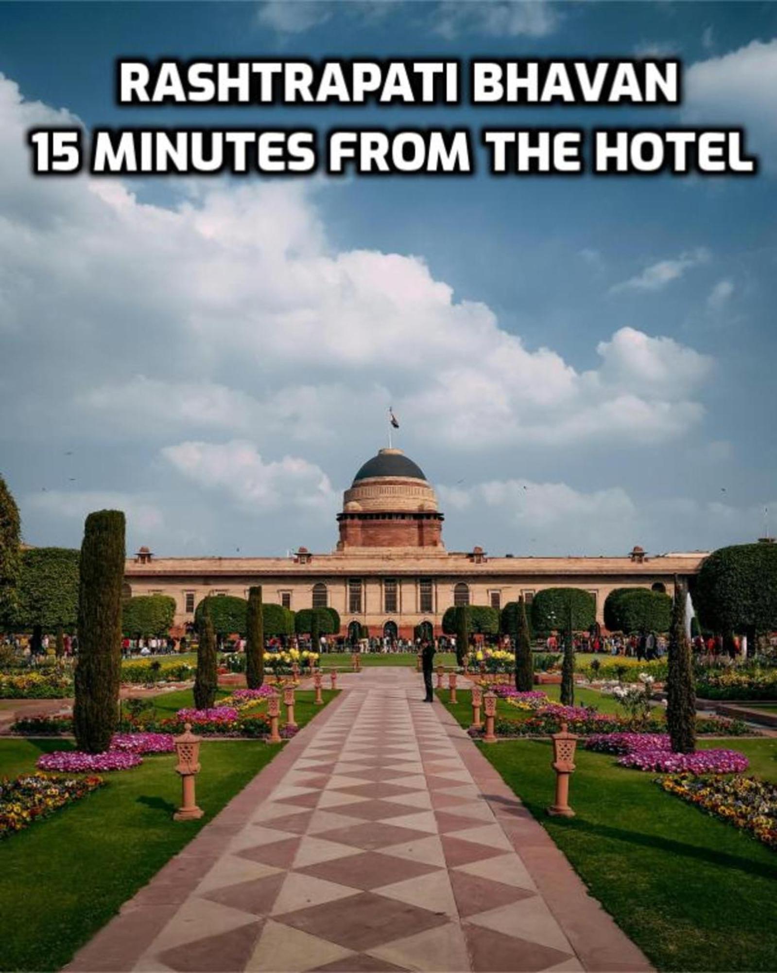 Star - Front Of Railway Station & 5 Minute From Connaught Place