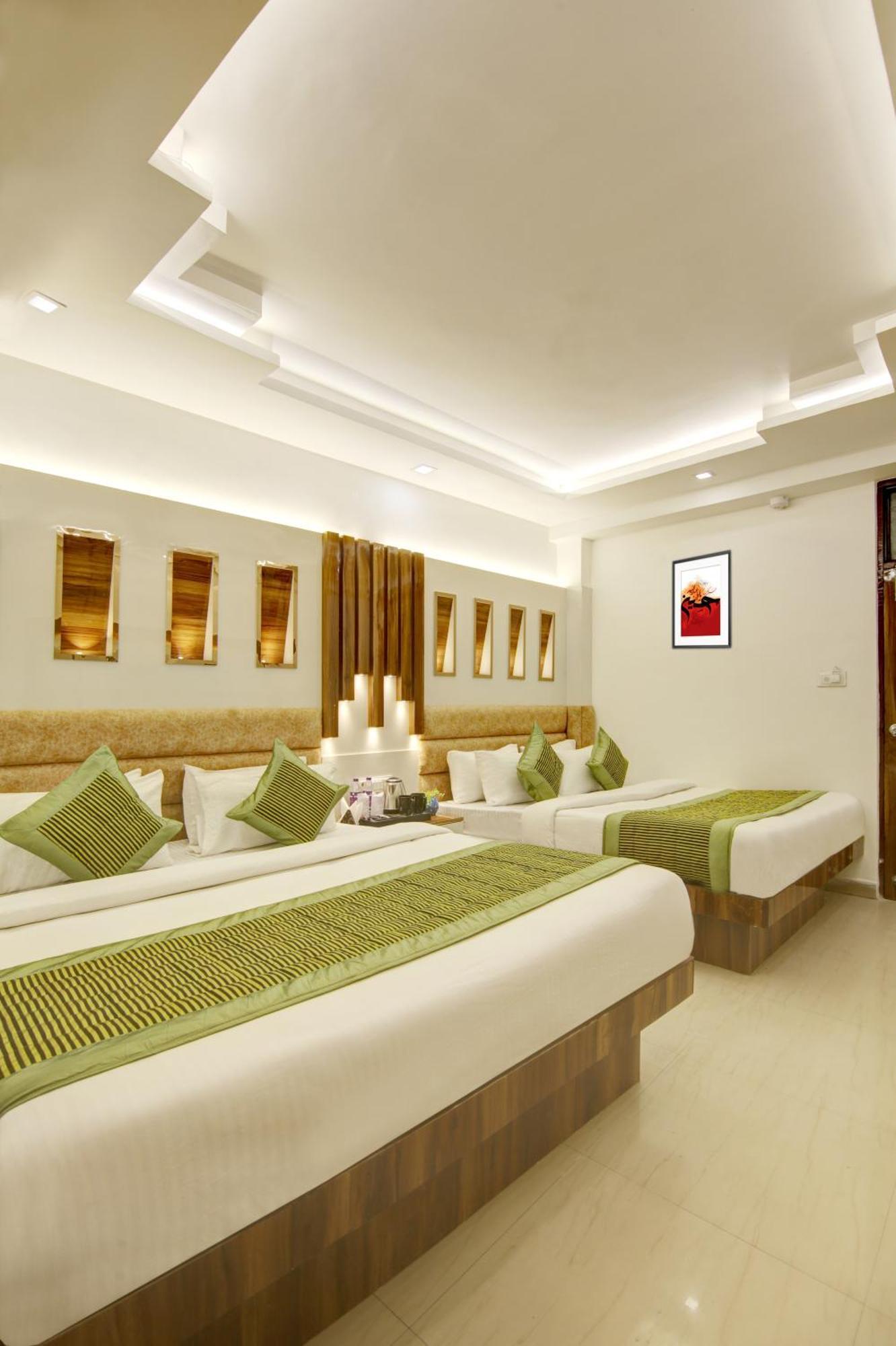Hotel Star - Front Of Railway Station & 5 Minute From Connaught Place